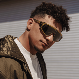 OAKLEY LATCH PANEL PATRICK MAHOMES II COLLECTION PM GOLD GLASS / PRIZM BLACK OO9404-1435